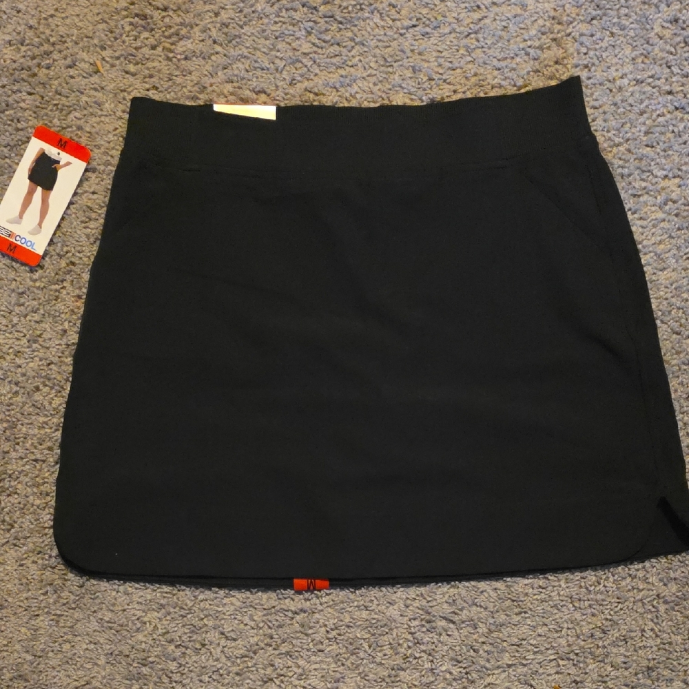 32 Degrees Black Mini Skirt - Sleek Stretch Design